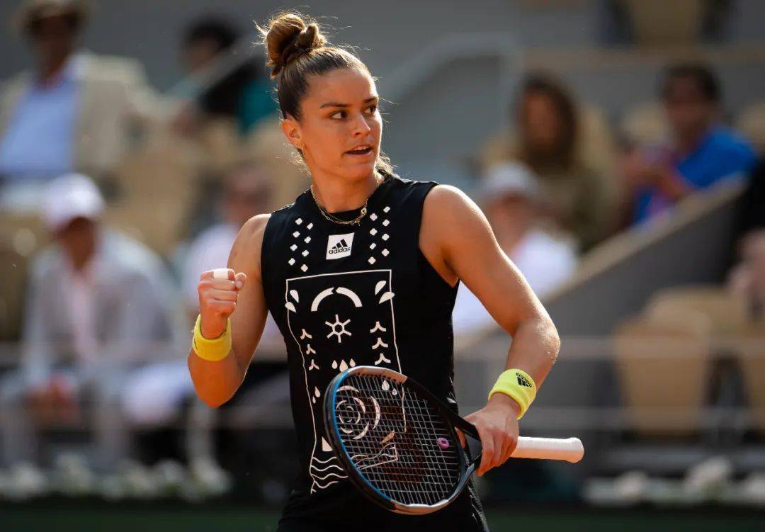 中欧体育app-穆古鲁扎在皇家马德里比赛中大比分领先赛后洛杉矶湖人调整名单以备CBA季后赛之后，清晨曼城备战荷甲 